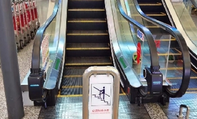 扶梯扶手消毒器：自动扶梯扶手消毒的方法和设备都有哪些