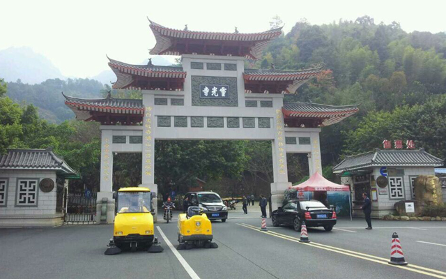 大型清洁设备,电动扫地车价格